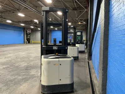 Used CROWN SP352030 Electric Lifters Ohio US | HGR 24 #1446255