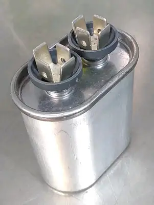 GE 97F8241 Capacitor 600VAC 50/60HZ Loc4B51