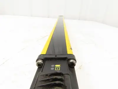 Allen Bradley 440L T4K0640YD Safety Light Curtain Transmitter 640mm 20ms