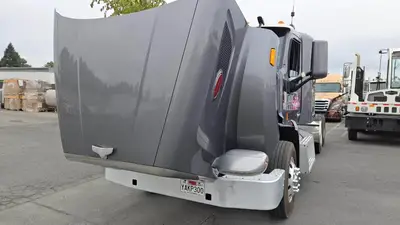 USED 2020 PETERBILT 567