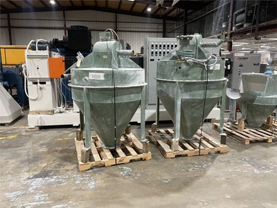 30 Cu. Ft. Capacity Smoot Surge Hopper