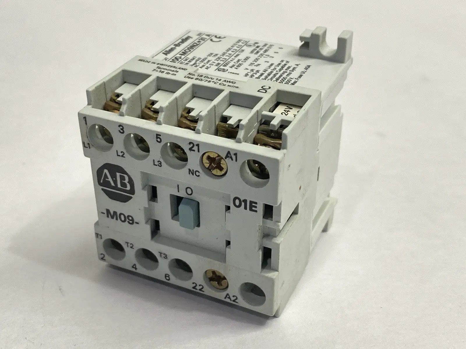 USED ALLEN-BRADLEY SER A MINI CONTACTOR 3-POLE 9A 24VDC COIL