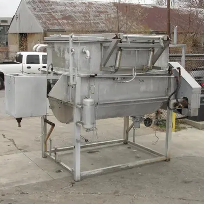 SPC6926  Kettle 650 gallon L & A Engineering processor kettle, agitator rotating tubular spiral, Stainless Steel, 60 sq.ft heat exchanger