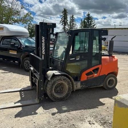 Used 2023 DOOSAN D45S-9 Internal Combustion Forklifts: Pneumatic Tire Alberta CA | Leavitt Machinery #1455417