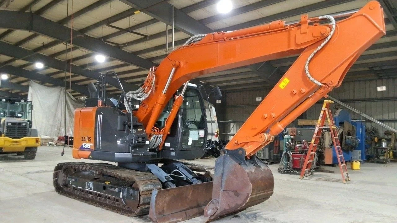 USED 2020 Hitachi ZX135US-6