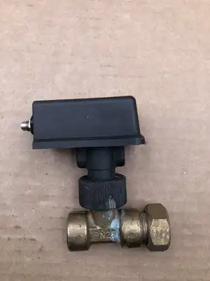 SIKA VKS 15 M / 1.6 1/2″ Brass Flow Control Switch 230VAC 26VA 1.6-0.5LPM