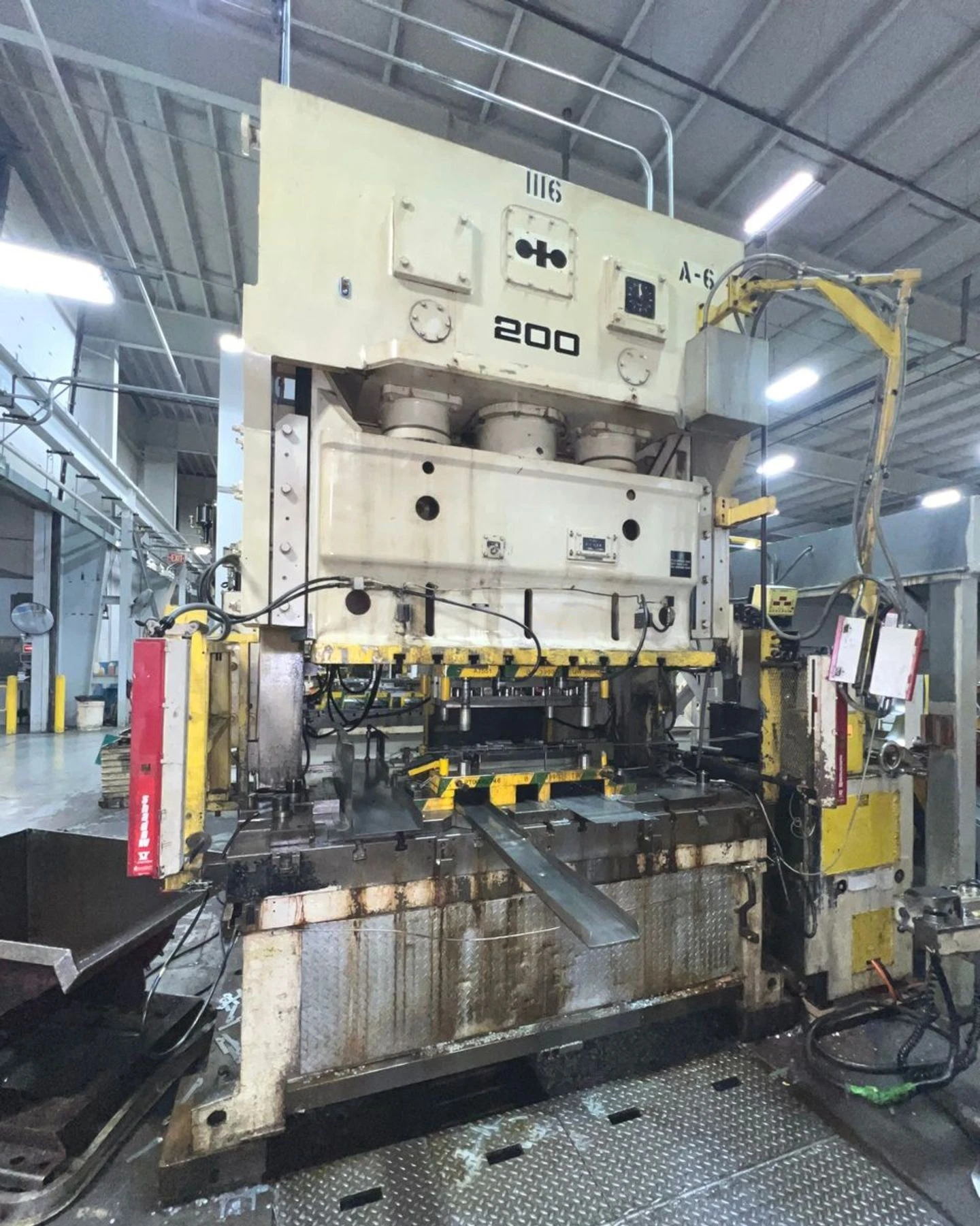 USED 1991 KOMATSU PRESSES KOMATSU OBW200-2 PRESS