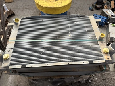 AKG 1305.001.000 industrial oil/air heat exchanger radiator