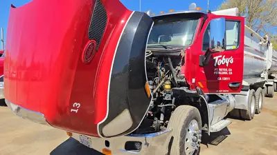 USED 2015 PETERBILT 579