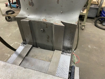 USED BRIDGEPORT SERIES I VERTICAL KNEE MILL