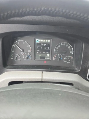 USED 2023 FREIGHTLINER CASCADIA