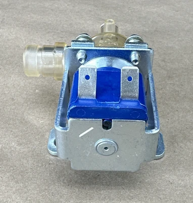 NEW Wilbur Curtis WC-821WDR