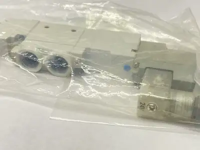 SY7420-5DZ-02T | SMC  Pneumatic Solenoid Valve 3-Position 1/4" NPT - New