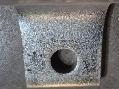 5/8" Hole L-Bracket (Box of 21)