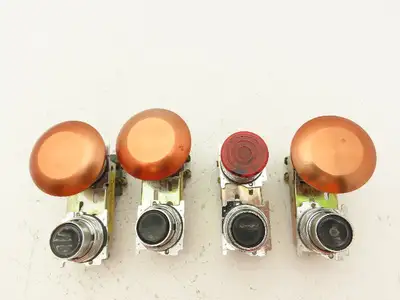 Cutler-Hammer Start Stop Pushbutton Set 30mm Lot of 4