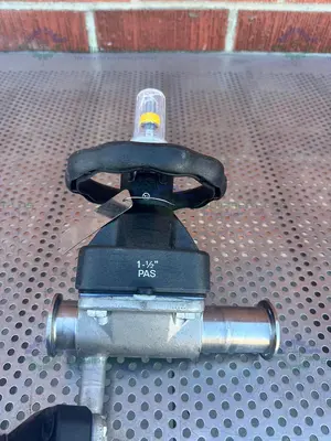USED 2- ITT PURE FLO RA25MAX DIAPHRAGM VALVE W/ 1 1/2" TO 3/4" SANITARY FITTING