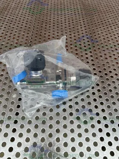 Used 2 AQUASYN 6155535 DIAPHRAGM VALVE W/ 1/2" SANITARY FITTINGS TO HOSE FITTING Valves/Fittings California US | Equipment Lab #485733