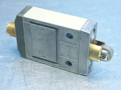 USED OMRON D4CC3002