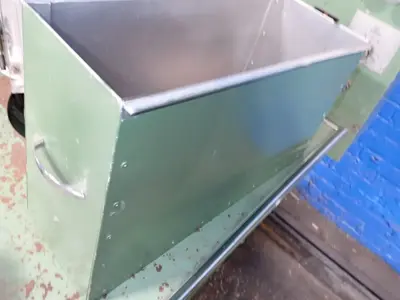USED 1985 HANDY BUTTON MACHINE CO 300 MACHINE