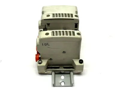 VV5QC11-03N3FD0-DS | SMC  Plug-In Base Manifold - Used
