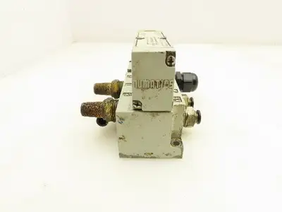 Numatics 122BA4Z2MN00061 Pneumatic 4/2 Solenoid Valve w/Manifold 24VDC  Lot of 2