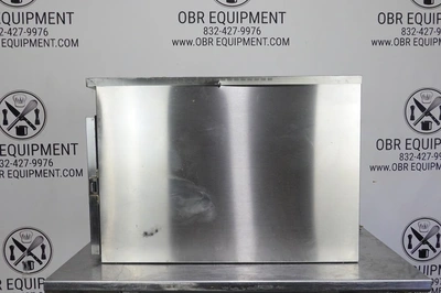 FWE COUNTERTOP HEATING HOLDING CABINET MODEL HCL-1826-4-CHIP (HINGES FROM LEFT TO RIGHT)