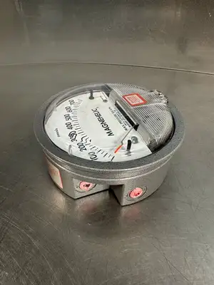 Dwyer 2000-750pa MAGNEHELIC 0-700 MAX PRESSURE 100KPA (7.4.2)