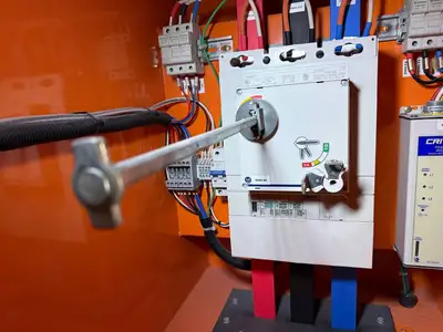 800A Motor Control Center MCC, 575V, 800A Bus, Form 4A, IP42 Enclosure