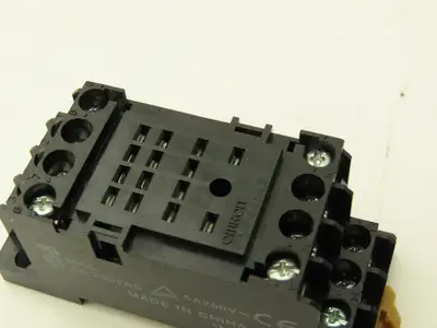 Omron MY4 PYF14A-E Relay Unit With Base 24VDC Coil Lot of 26