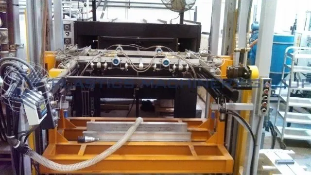 Used _UNKNOWN_ _UNKNOWN_ Forming Machine | Plastics Machinery Group #686116