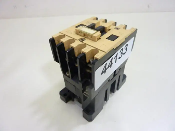 Used ALLEN BRADLEY 100-A24ND3 SER C PLC Contactors | Ideal Machinery #621279