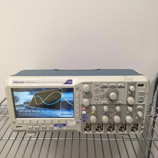 Tektronix DPO2024 Digital Phosphor Oscilloscope; 200 MHz, 1GS/s