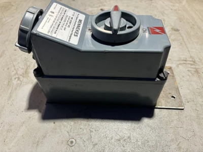 Mennekes ME420MI7 MECHANICAL INTERLOCK RECEPTACLE 20 AMP 4 W 480 VAC