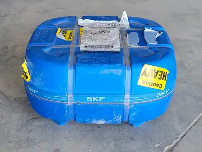 NEW SKF 23240 CC/C3W33