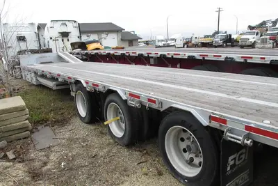 Used 2017 LODE KING 53 FT STEP DECK RECOVERY TRAILER TRIDEM Flatbed Trailers Manitoba CA | Conquest Truck & Auto Sales #1421366
