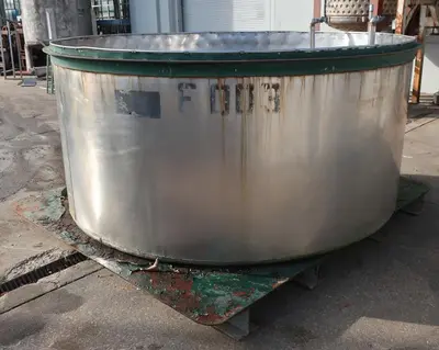 SPC8942  Tank 1452 gallon vertical tank, Stainless Steel, slope
