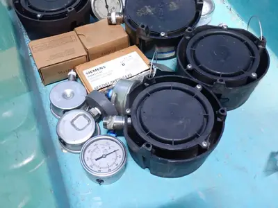 Assorted Pneumatic Pressure Gauges
