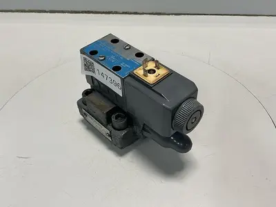 USED VICKERS DG4V-3-2AL-M-U-HL7-60