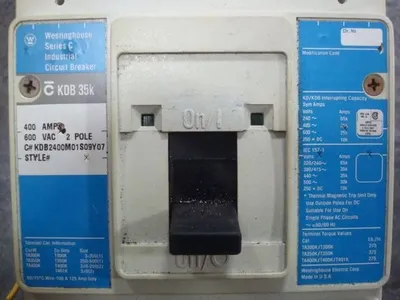 Westinghouse KDB2400M01S09Y07 Shunt Trip Circuit Breaker 400 Amps 2 Pole Used