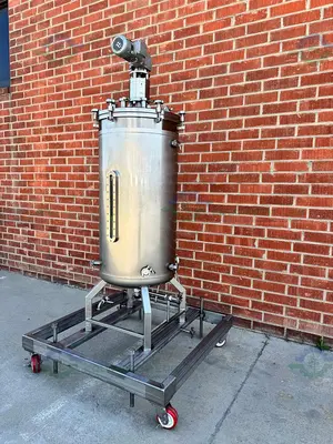 Unknown Brand 300 Liter Mixing Tank w/ Lenze 3 Phase Motor, Impeller