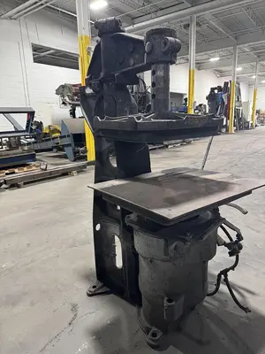 USED OSBORN 214 PJ, JOLT SQUEEZE MOLDING PRESS