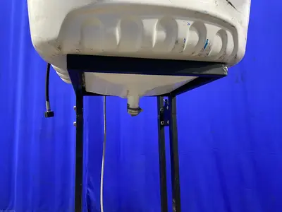 20.5”x18”x15” Waterjet Cleaning System