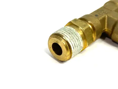 USED PARKER PRESTOLOK PUSH-TO-CONNECT SWIVEL ELBOW FITTING 3/8" X 3/8"