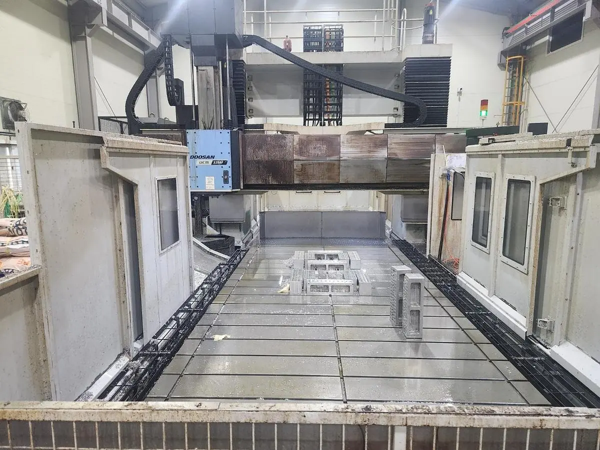 Used 2017 DOOSAN DCM 3250F Gantry Machining Centers (incld. Bridge & Double Column) Georgia US | Shub Machinery #220206