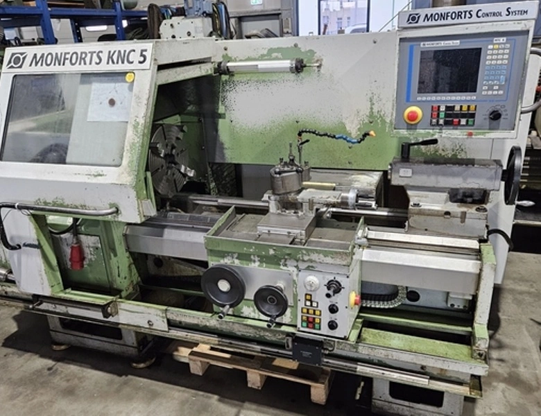 MONFORTS Flat Bed Lathe, in good used condition, OFFERS INVITED
