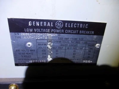 3200A GE AKD-8 Switchgear, 480V, x6 1600A, x1 3200A Bkrs