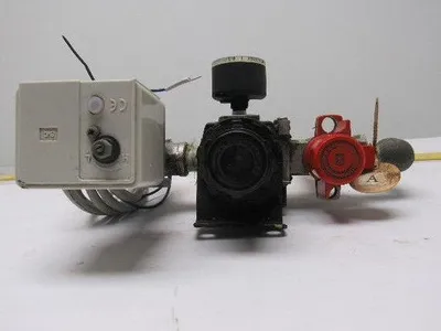 SMC VHS30-03 & AW30-03BG Pneumatic Air Filter Regulator Assembly 3/8" NPT