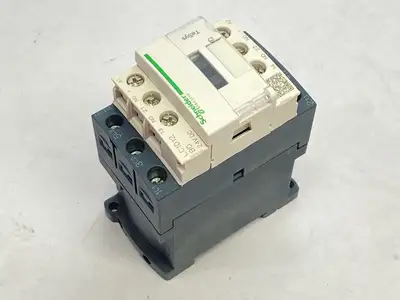 New | in-Stock Schneider Electric LC1D12BD PLC Contactors Michigan US | Maverick Industrial Sales #1401039