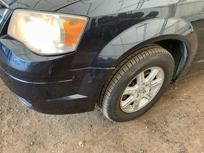 USED 2009 CHRYSLER TOWN AND COUNTRY