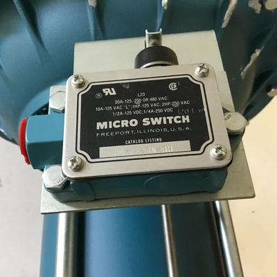ITT Dia-Flo BAF 1-2RN-RH Diaphragm Valve with x2 Micro Switch 13A 125VAC 1HP